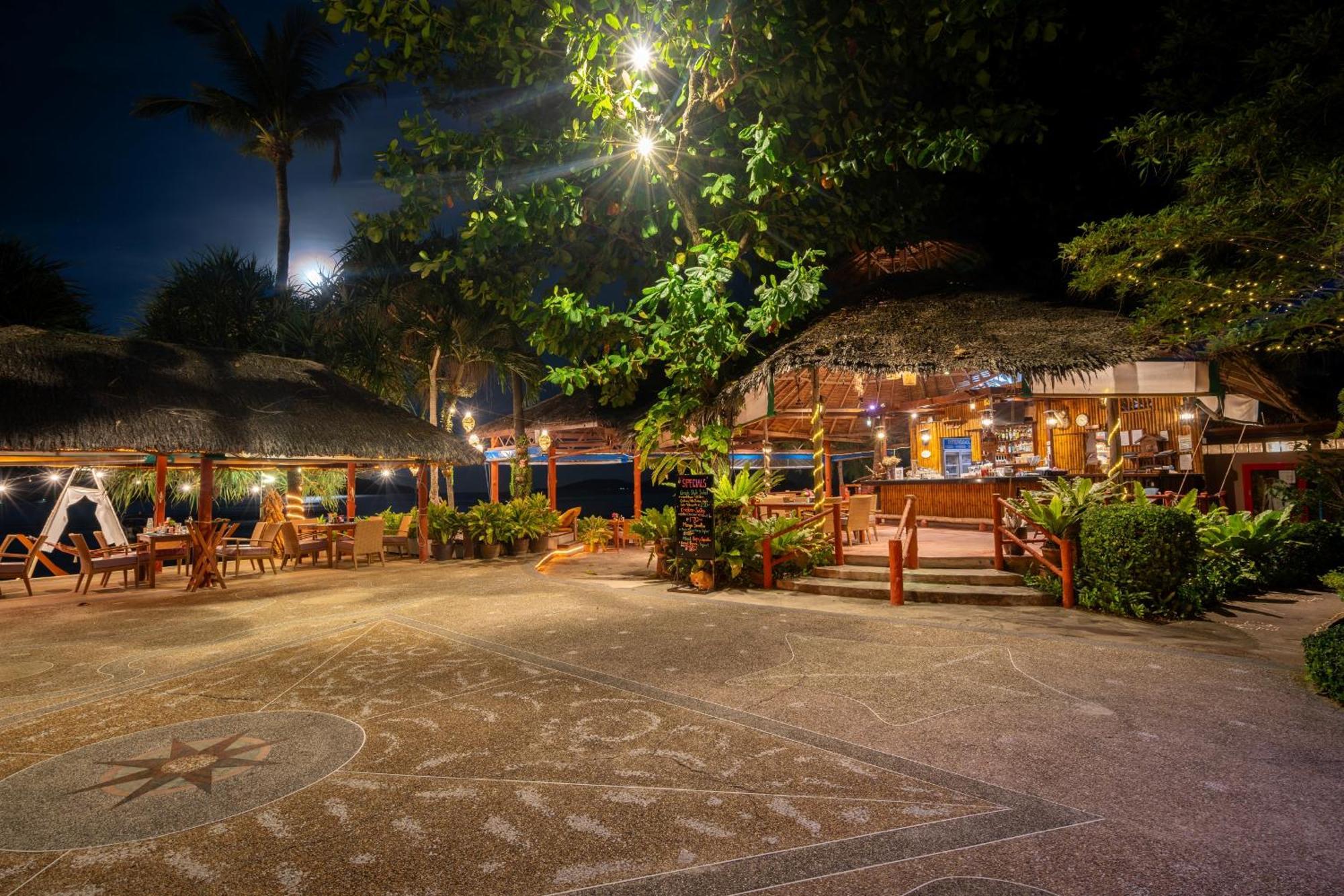 Friendship Beach Resort & Atmanjai Wellness Centre Rawai Bagian luar foto