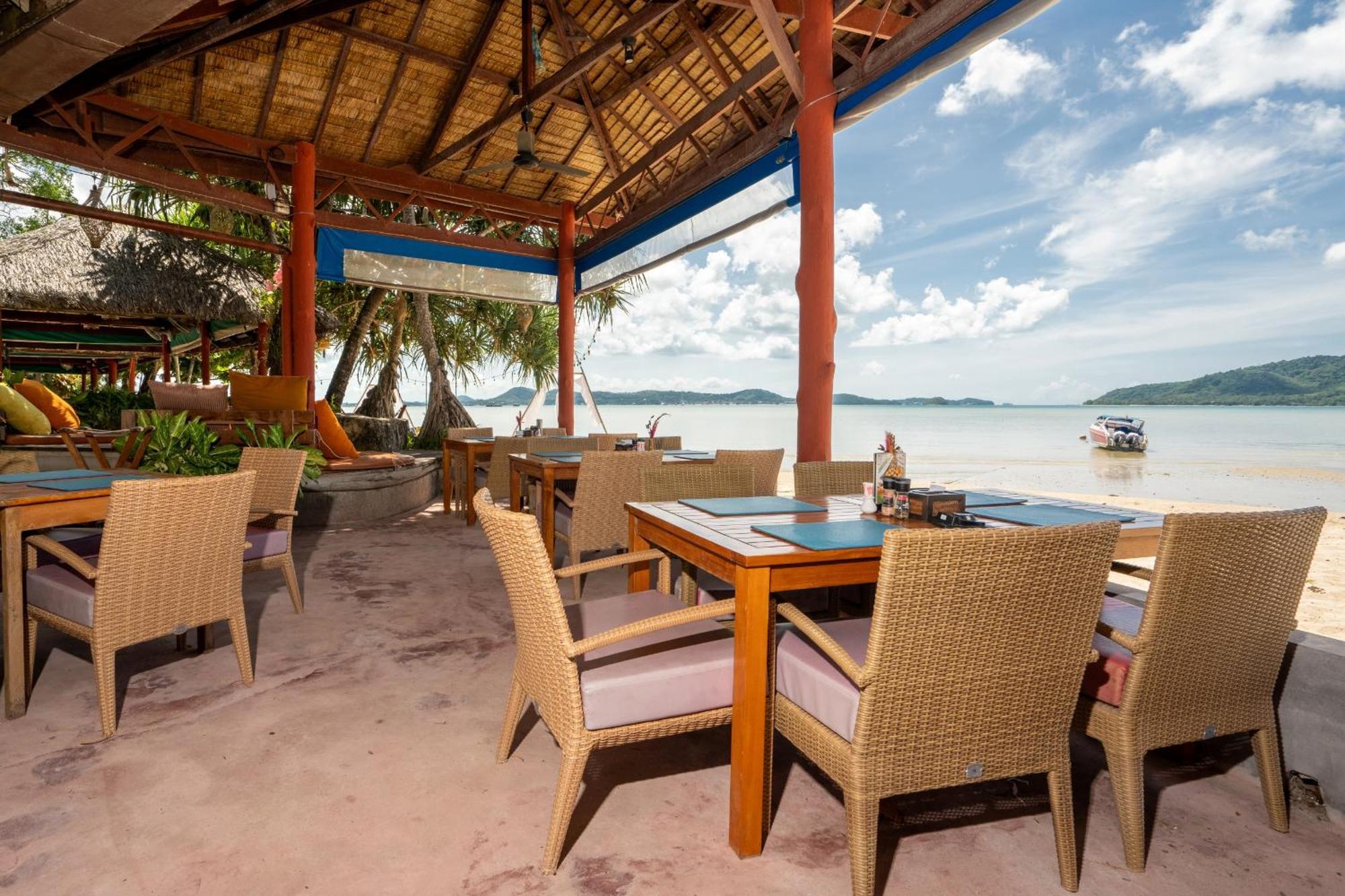 Friendship Beach Resort & Atmanjai Wellness Centre Rawai Bagian luar foto