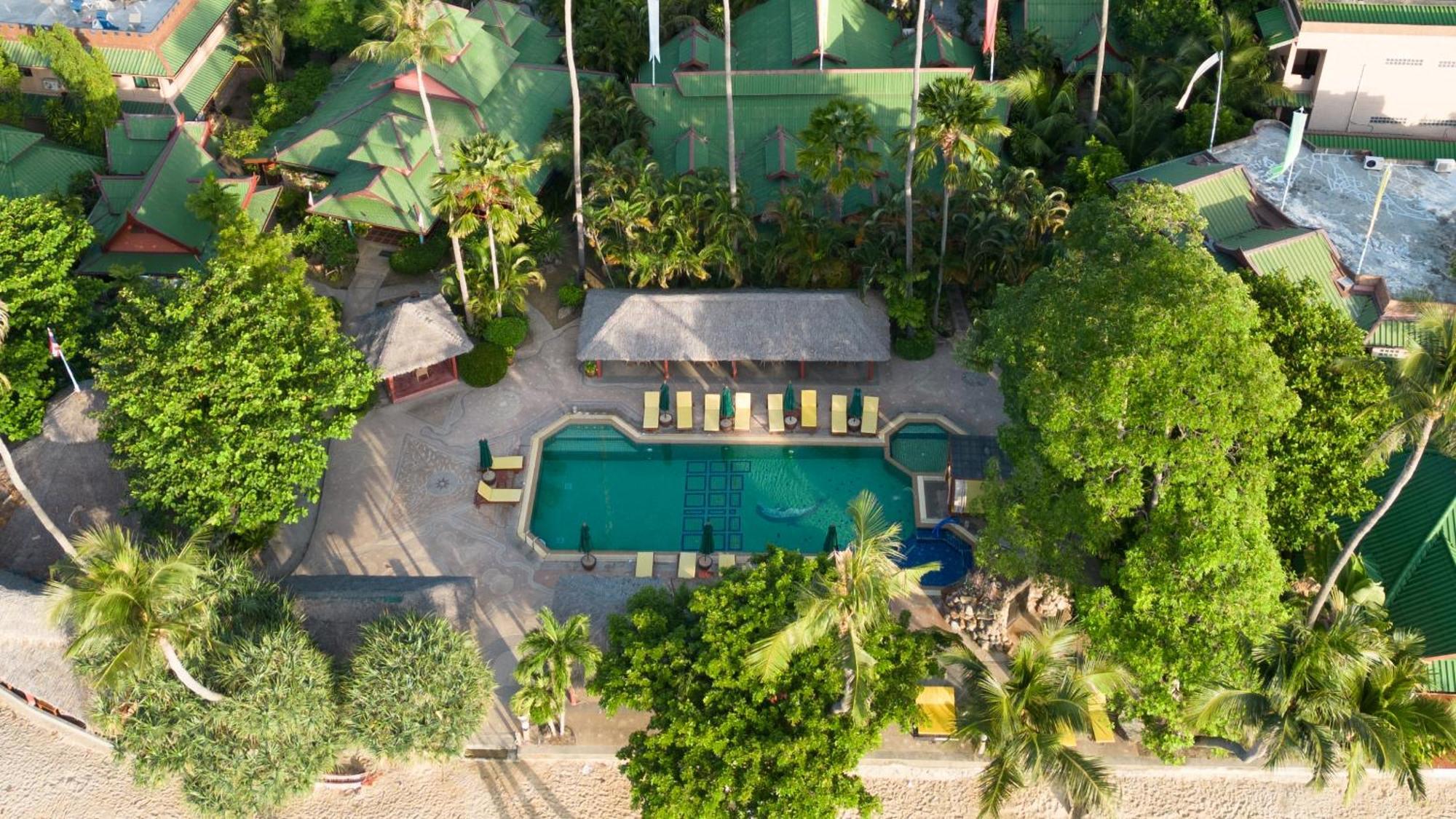 Friendship Beach Resort & Atmanjai Wellness Centre Rawai Bagian luar foto