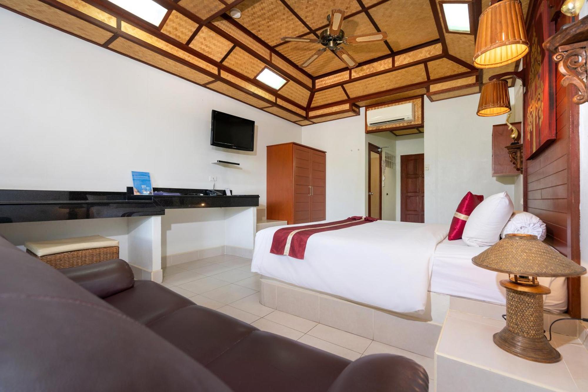 Friendship Beach Resort & Atmanjai Wellness Centre Rawai Bagian luar foto