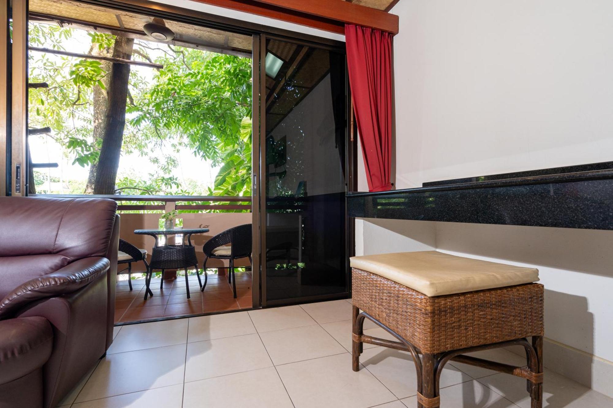 Friendship Beach Resort & Atmanjai Wellness Centre Rawai Ruang foto